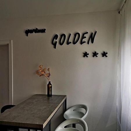 Апартаменти Golden - Self Check In Осієк Екстер'єр фото