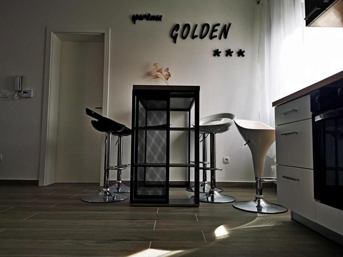 Апартаменти Golden - Self Check In Осієк Екстер'єр фото